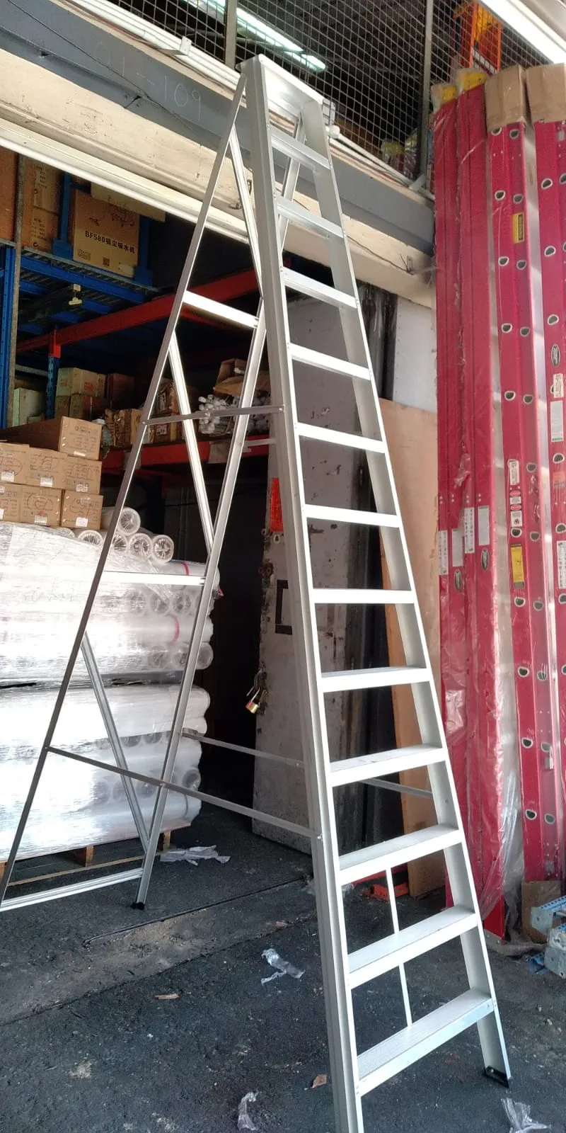 Heavy Duty Aluminium Single Side A Ladder, Sizes : 2 - 24 Steps | Model : L-BB