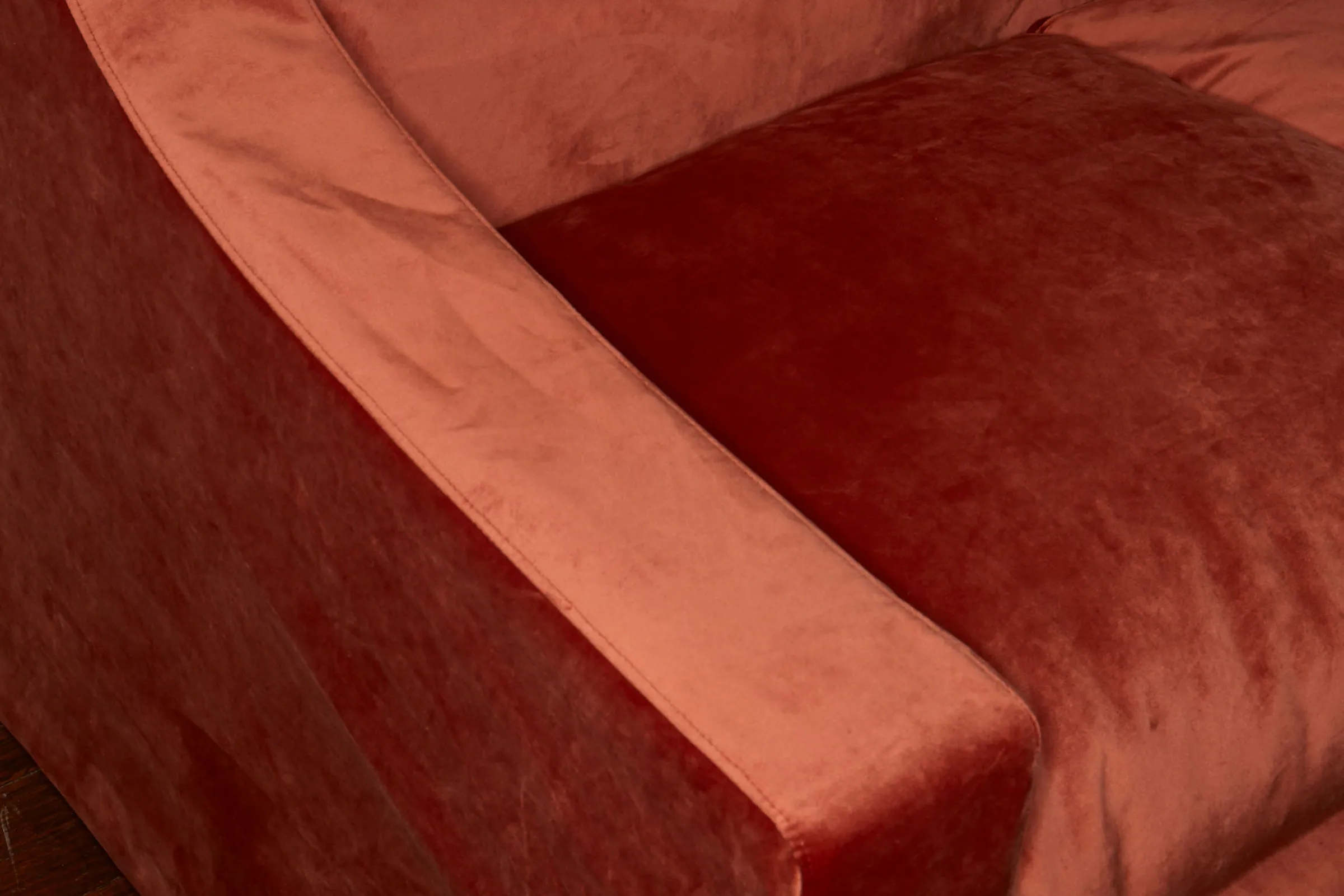 The Evergreen Loveseat in Hemp